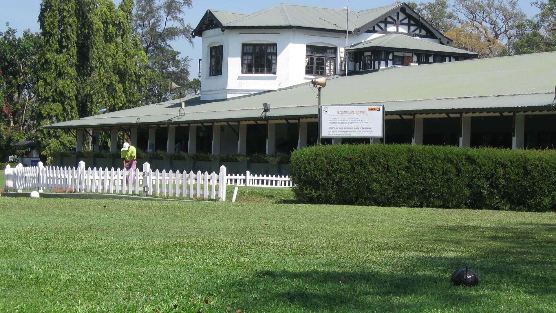 The Golden Crown Hotel - Victoria Golf Course